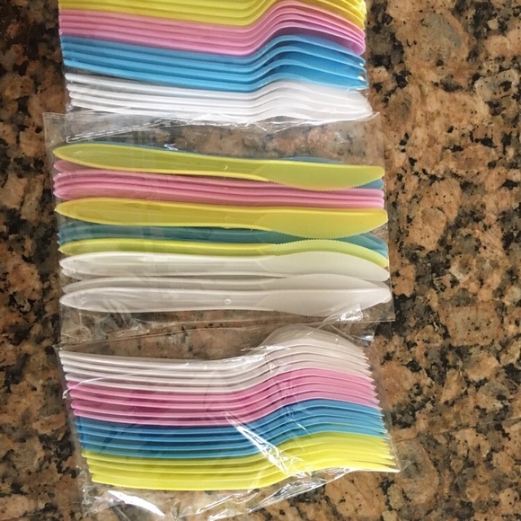 Unicorn Party Supplies for 16 - Picture 4 of 8